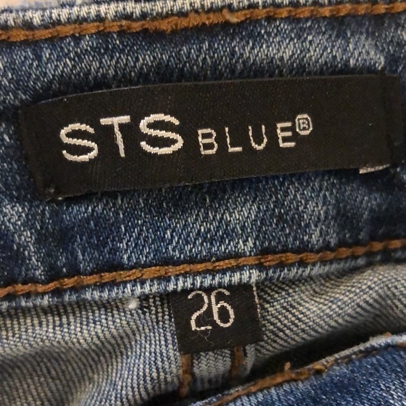 STS Blue l Distressed Shorts l Size 26 - Picture 5 of 5
